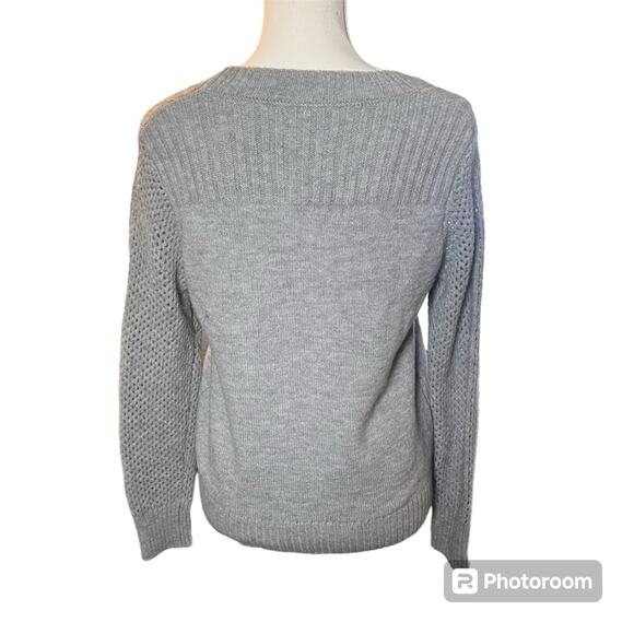 NWOT Women's Gray Sweater Size XS - Picture 4 of 6
